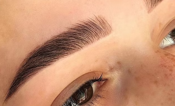 Cejas hibridas